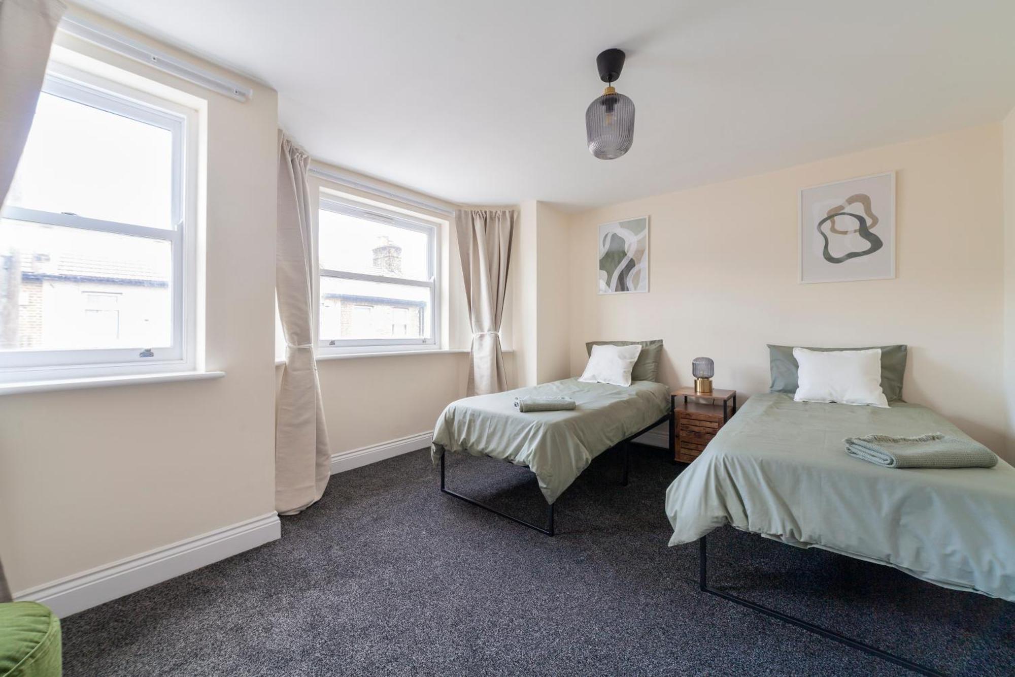 Arte Stays Serviced Houses Stratford - 3 Bedrooms 2 Bathrooms Houses London, Stratford, Maryland, Free Parking, Garden, Weekly Or Monthly Stays - Up To 8 Guests Exteriör bild