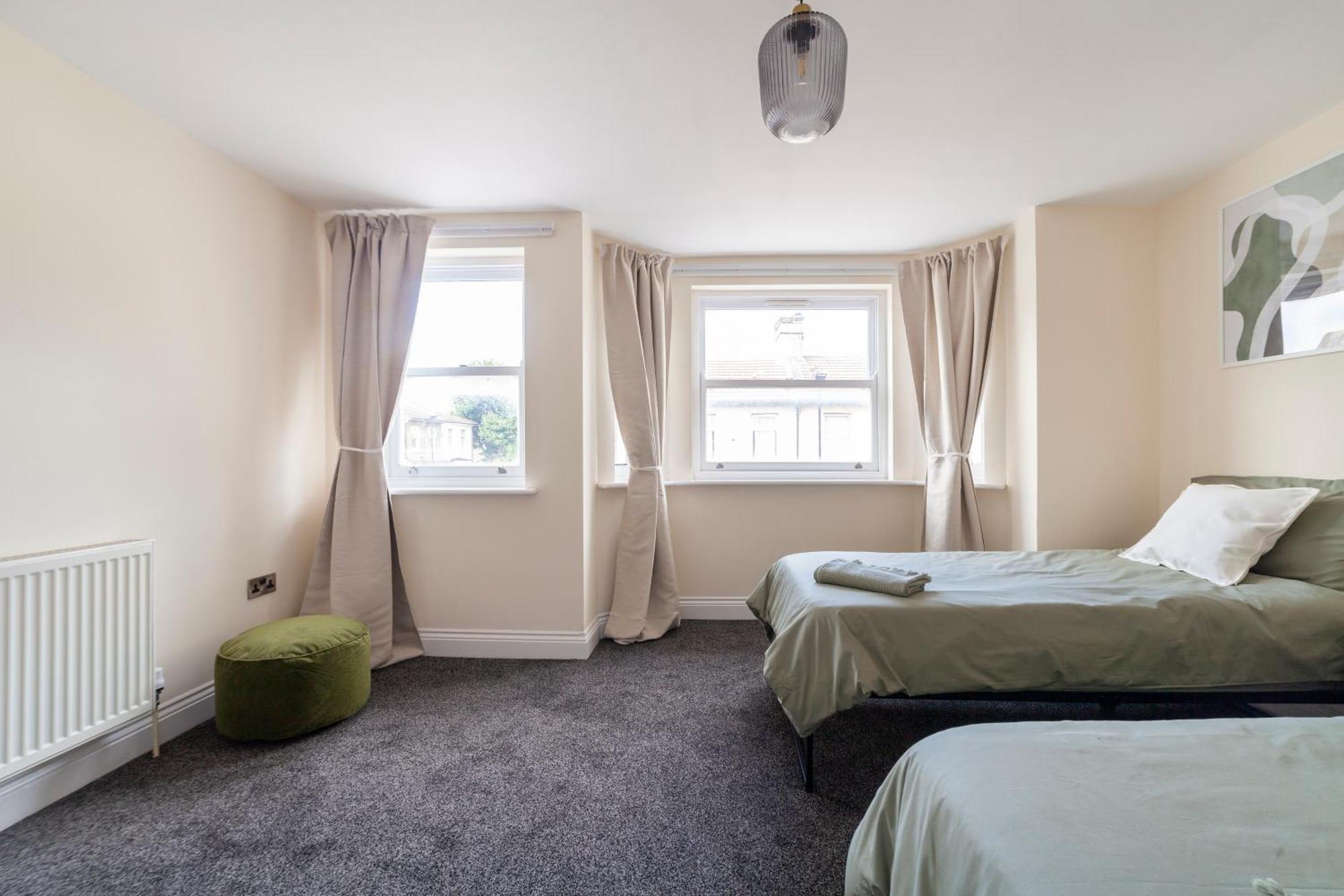 Arte Stays Serviced Houses Stratford - 3 Bedrooms 2 Bathrooms Houses London, Stratford, Maryland, Free Parking, Garden, Weekly Or Monthly Stays - Up To 8 Guests Exteriör bild