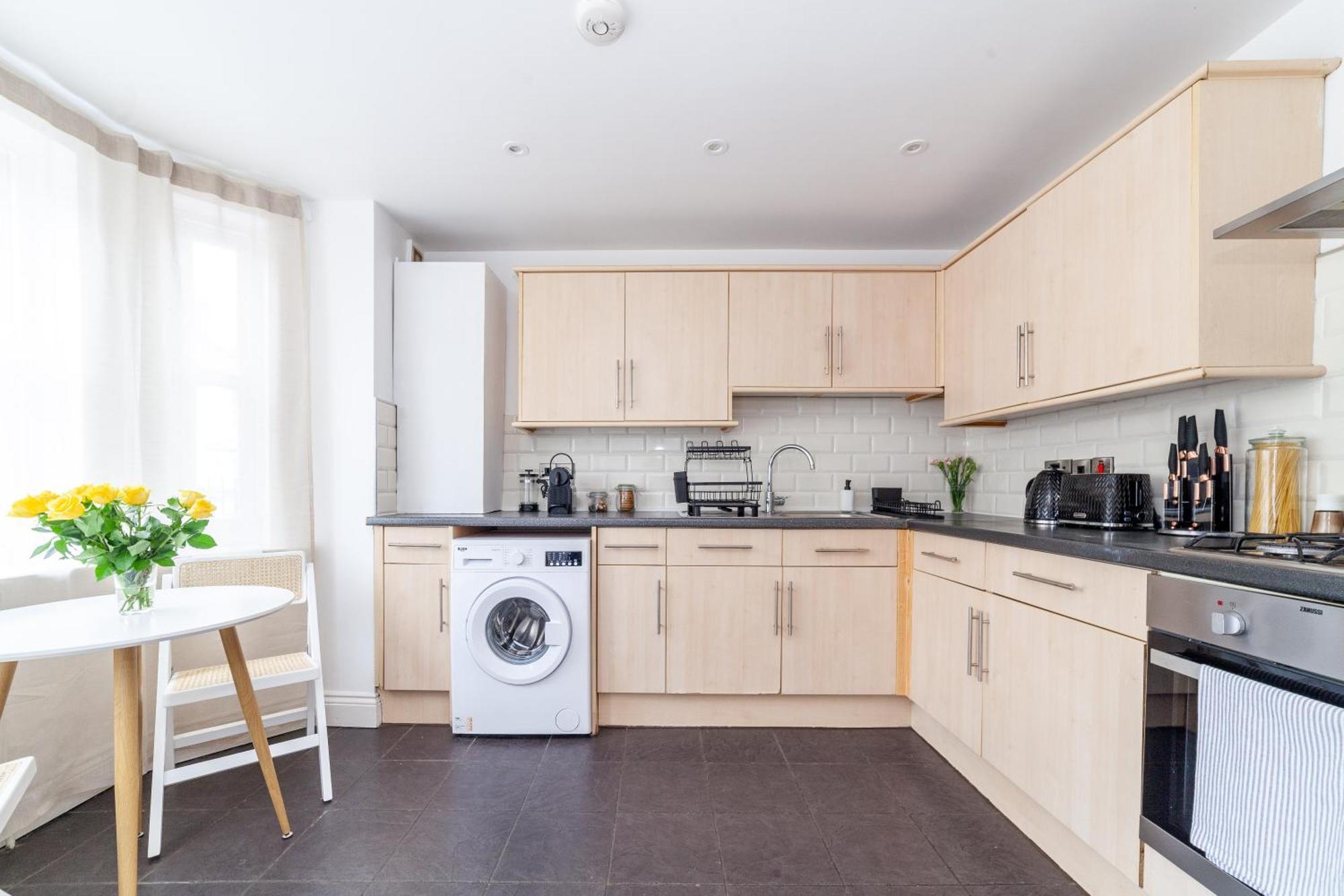 Arte Stays Serviced Houses Stratford - 3 Bedrooms 2 Bathrooms Houses London, Stratford, Maryland, Free Parking, Garden, Weekly Or Monthly Stays - Up To 8 Guests Exteriör bild