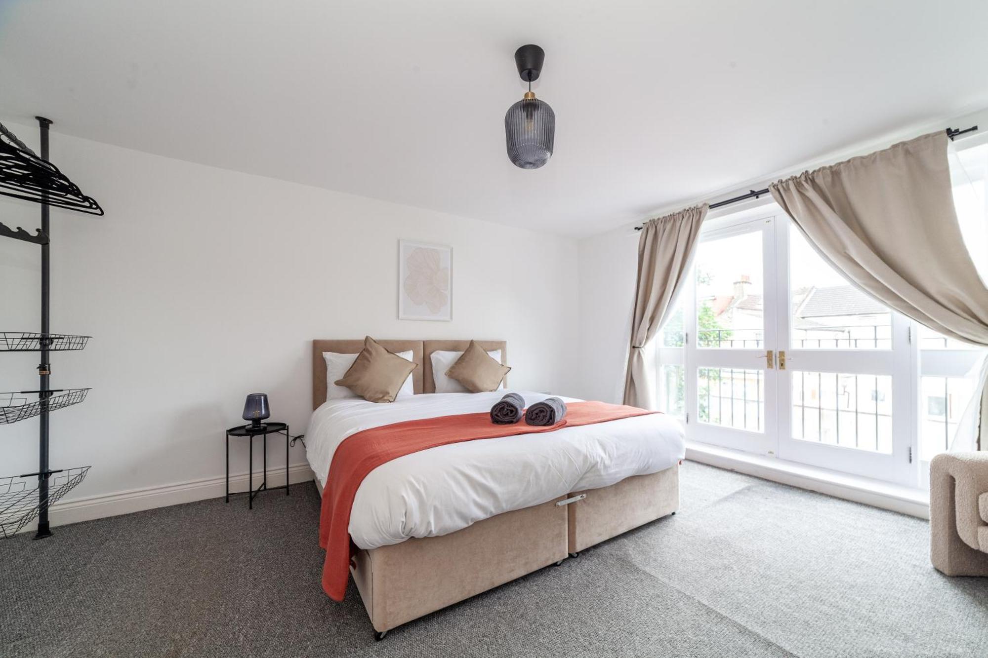 Arte Stays Serviced Houses Stratford - 3 Bedrooms 2 Bathrooms Houses London, Stratford, Maryland, Free Parking, Garden, Weekly Or Monthly Stays - Up To 8 Guests Exteriör bild