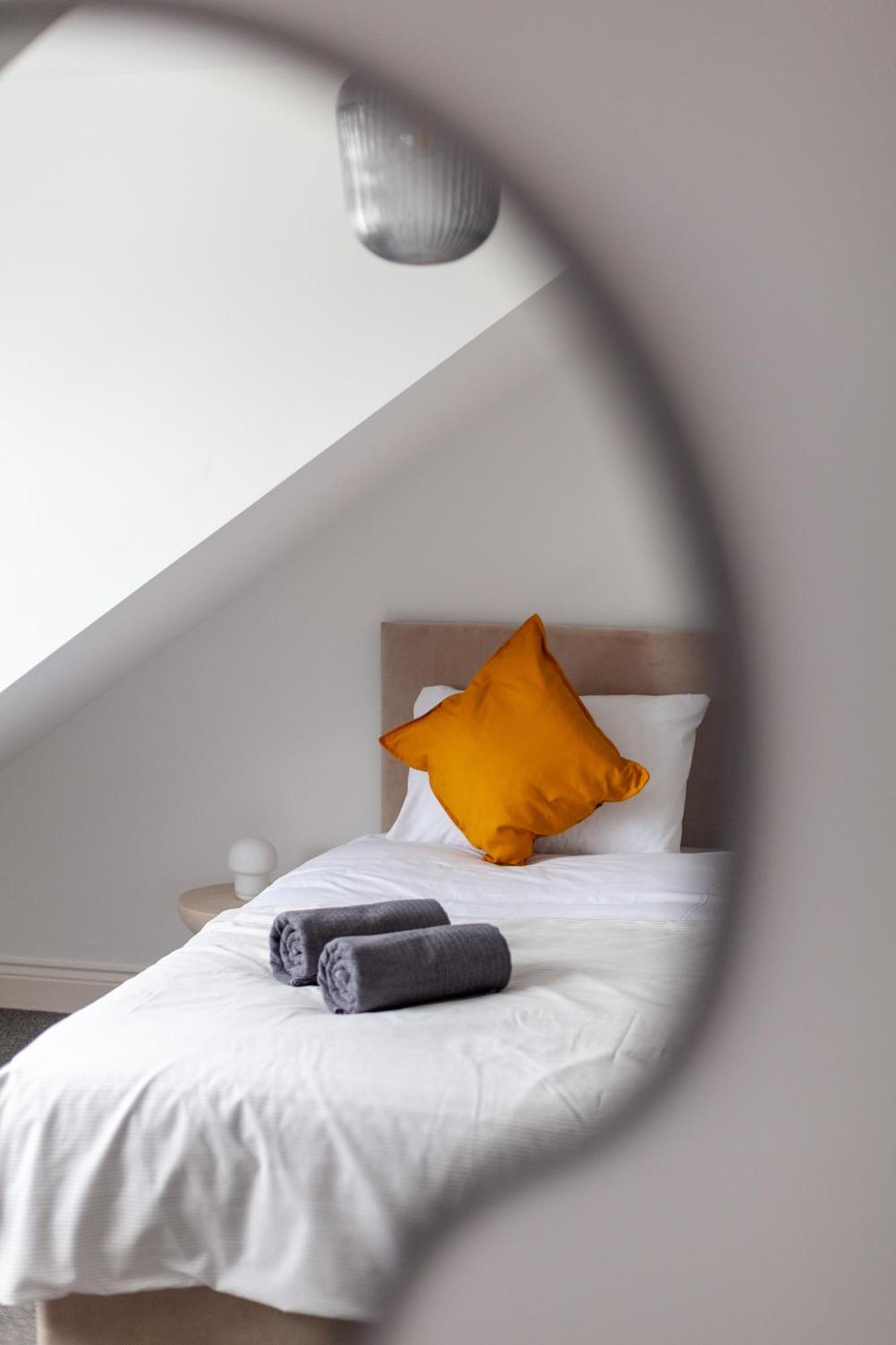 Arte Stays Serviced Houses Stratford - 3 Bedrooms 2 Bathrooms Houses London, Stratford, Maryland, Free Parking, Garden, Weekly Or Monthly Stays - Up To 8 Guests Exteriör bild