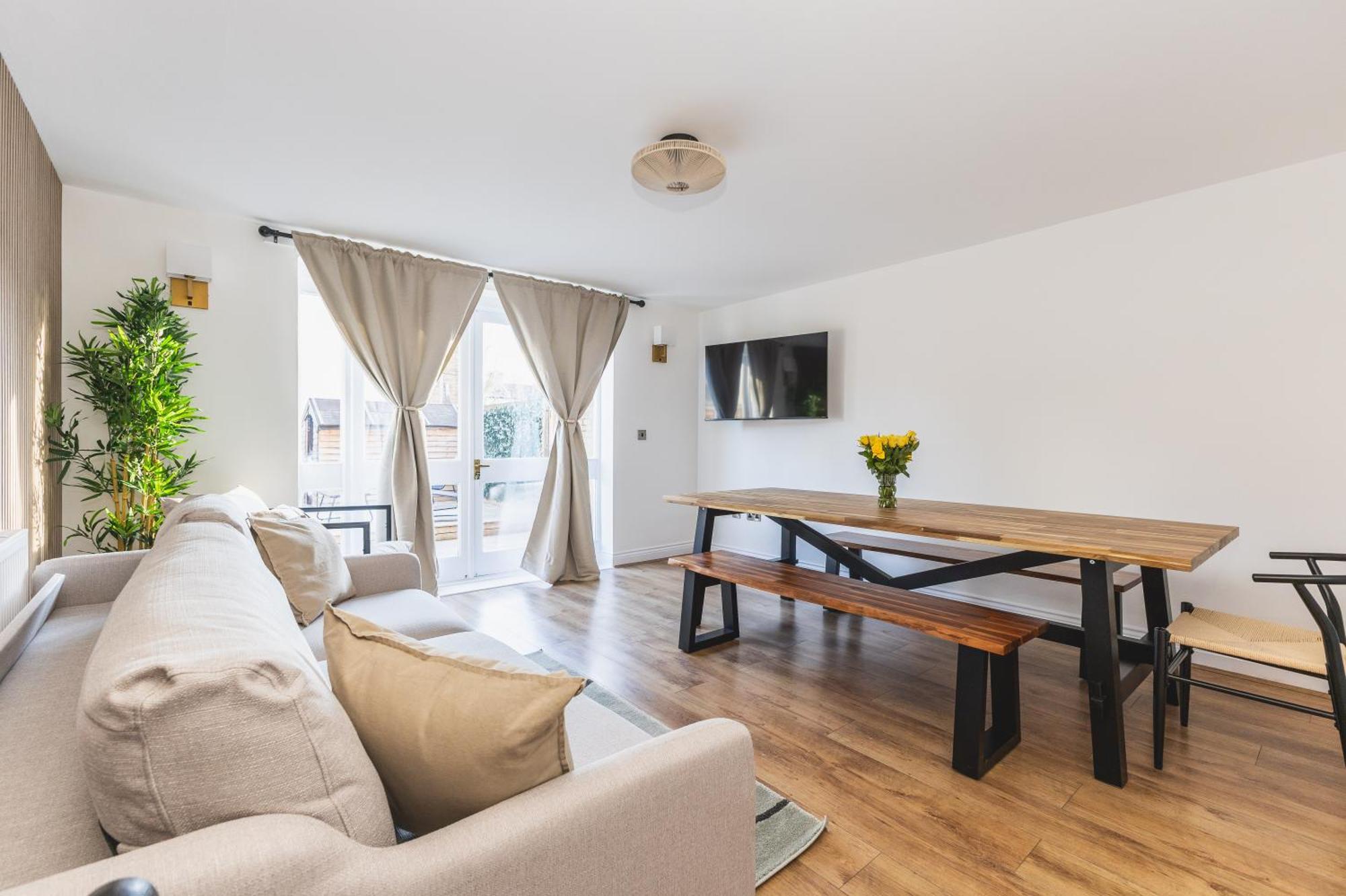 Arte Stays Serviced Houses Stratford - 3 Bedrooms 2 Bathrooms Houses London, Stratford, Maryland, Free Parking, Garden, Weekly Or Monthly Stays - Up To 8 Guests Exteriör bild