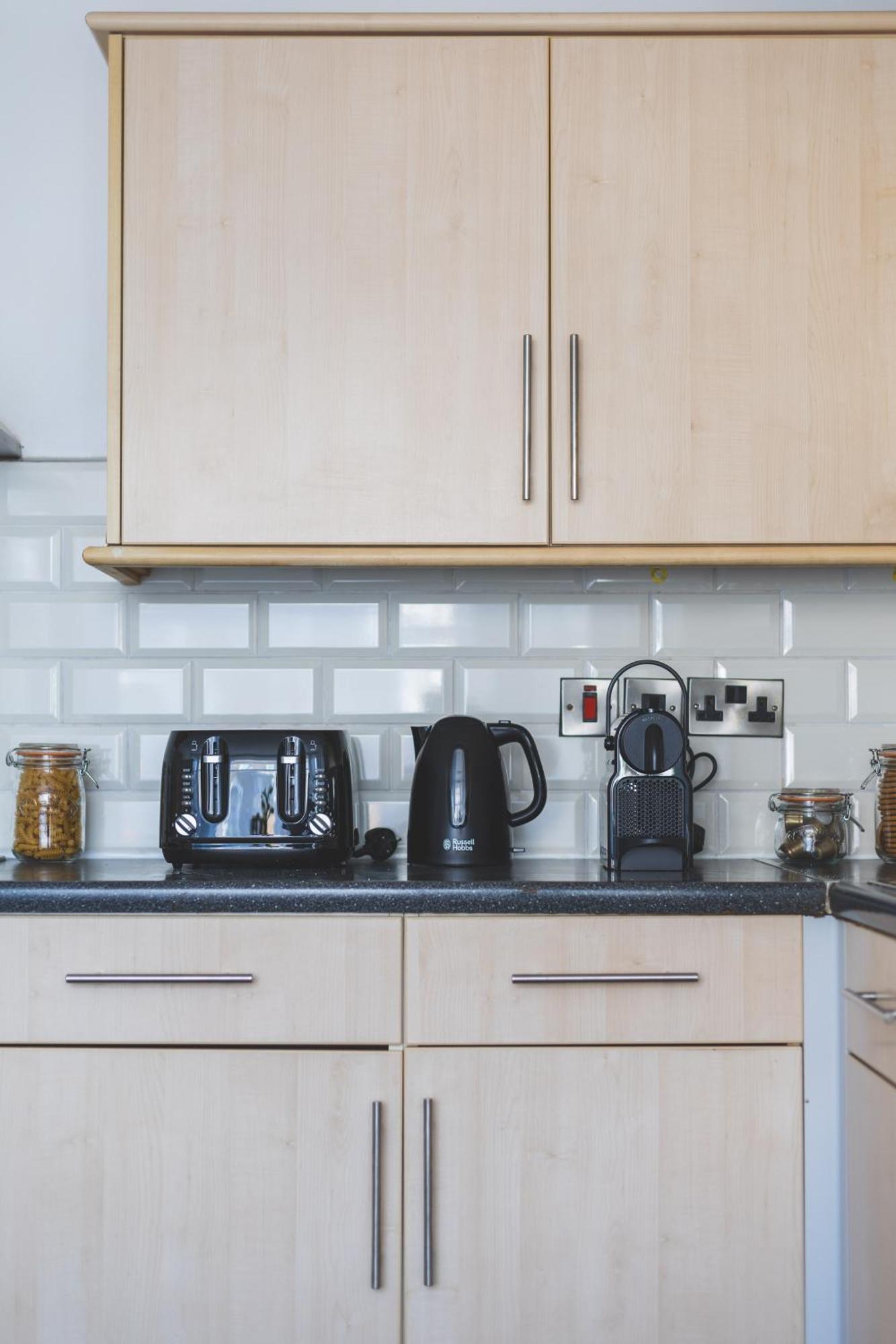 Arte Stays Serviced Houses Stratford - 3 Bedrooms 2 Bathrooms Houses London, Stratford, Maryland, Free Parking, Garden, Weekly Or Monthly Stays - Up To 8 Guests Exteriör bild