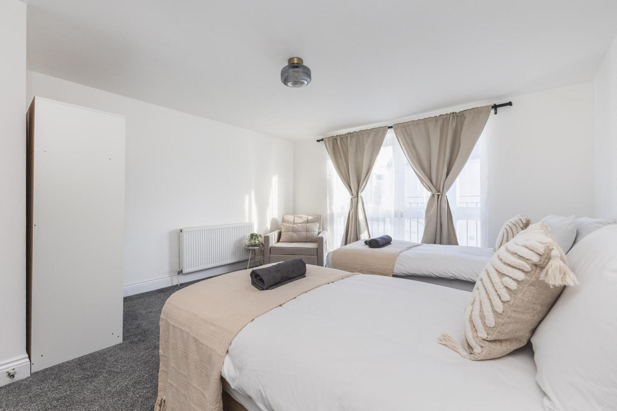 Arte Stays Serviced Houses Stratford - 3 Bedrooms 2 Bathrooms Houses London, Stratford, Maryland, Free Parking, Garden, Weekly Or Monthly Stays - Up To 8 Guests Exteriör bild