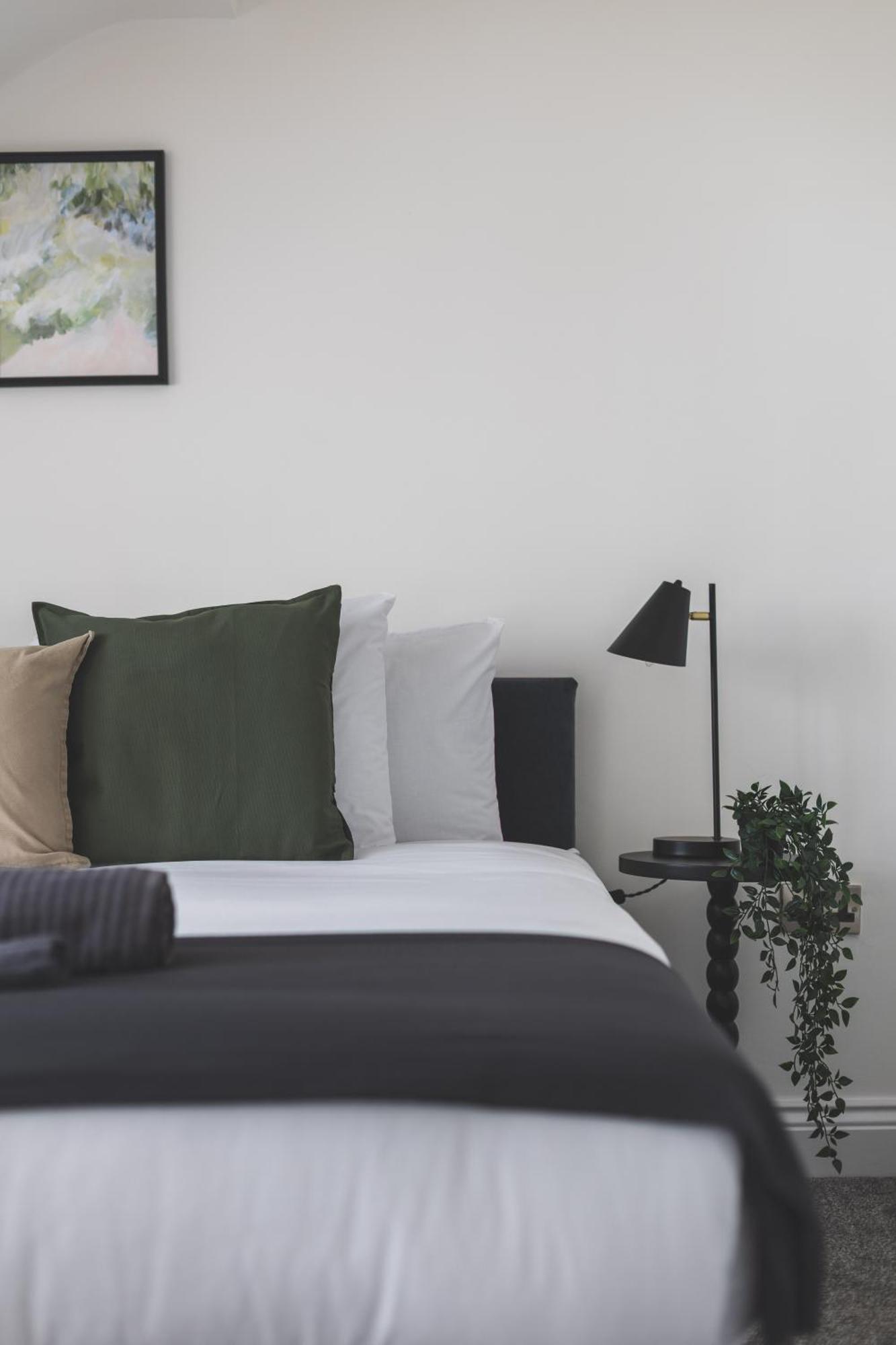 Arte Stays Serviced Houses Stratford - 3 Bedrooms 2 Bathrooms Houses London, Stratford, Maryland, Free Parking, Garden, Weekly Or Monthly Stays - Up To 8 Guests Exteriör bild