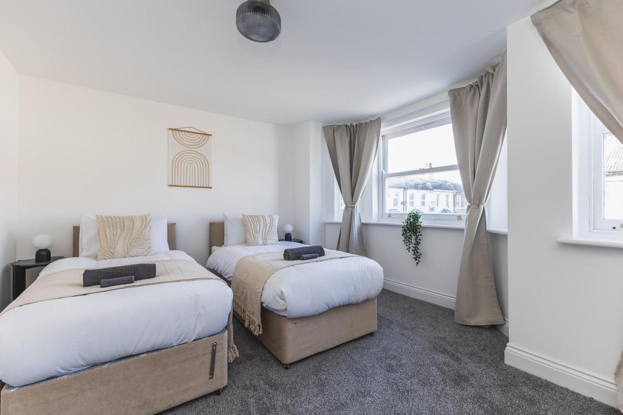 Arte Stays Serviced Houses Stratford - 3 Bedrooms 2 Bathrooms Houses London, Stratford, Maryland, Free Parking, Garden, Weekly Or Monthly Stays - Up To 8 Guests Exteriör bild